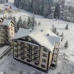 Madison Hotel *